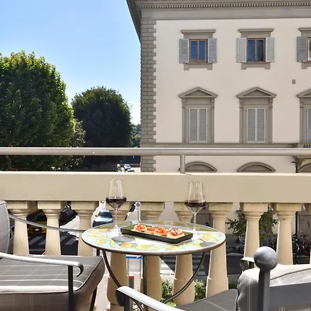 Ξενοδοχείο Kraft 4*